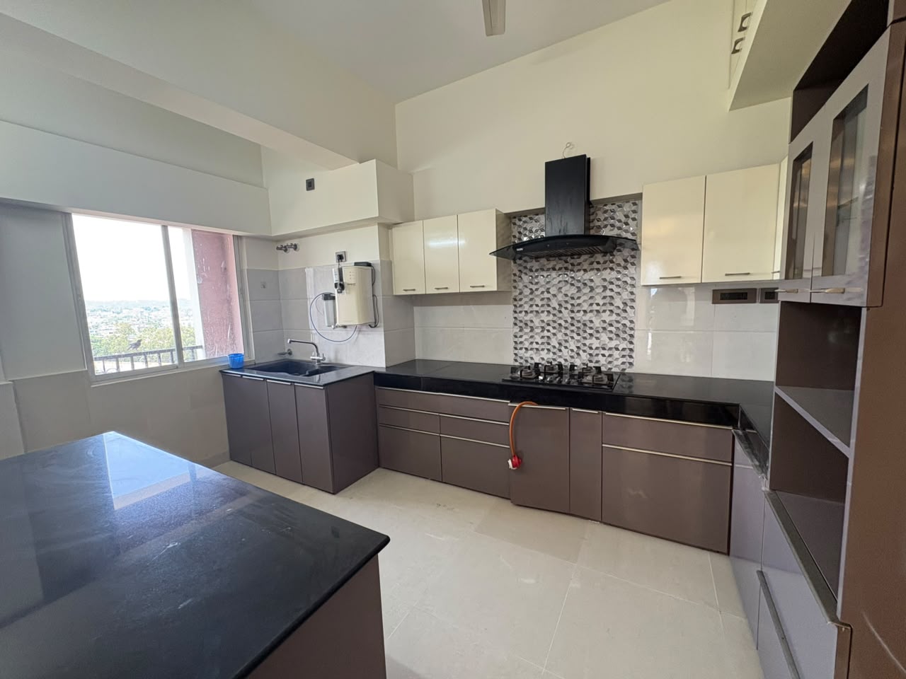 Semi Furnished 4bhk in Zoo Road Tiniali, Guwahati, Assam, India for Rent